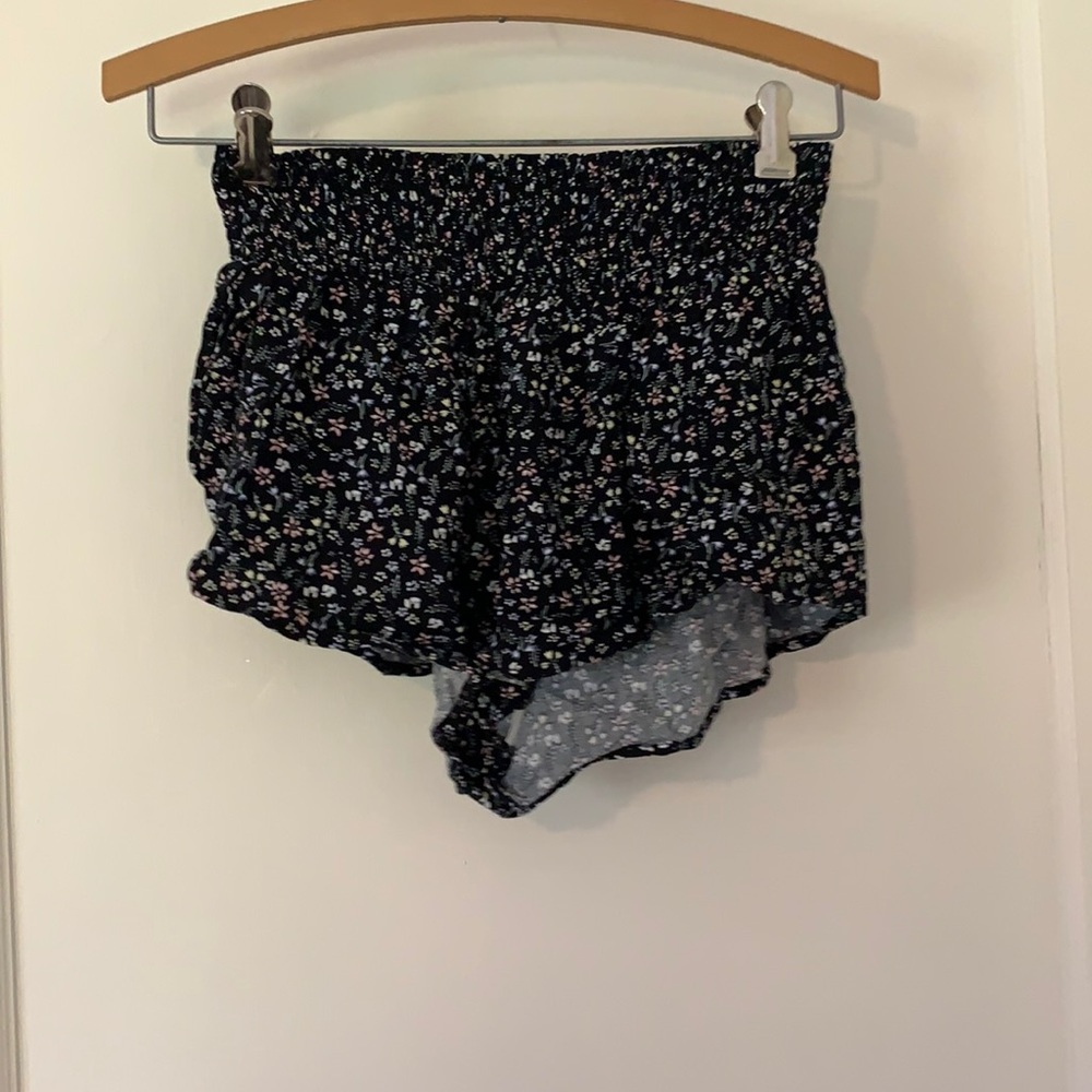 GARAGE Flowy Short